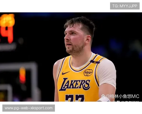 东契奇持球节奏变奏训练大幅提升，连续晃倒防守者